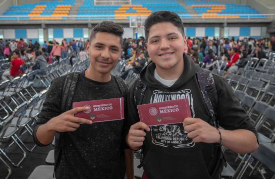 La beca Benito Juárez es un compromiso del presidente de la República para todos los estudiantes de nivel media superior. La beca Benito Juárez es un compromiso del presidente de la República para todos los estudiantes de nivel media superior.
