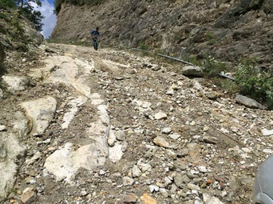 Así uno de los caminos en Tutotepec, Hidalgo Así uno de los caminos en Tutotepec, Hidalgo