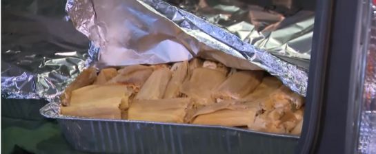 Preparó 800 tamales para repartir entre el personal de salud Preparó 800 tamales para repartir entre el personal de salud