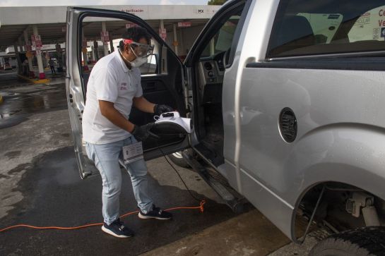 El objetivo del Programa de Verificación Vehicular es establecer el calendario y los lineamientos para que sean evaluados los vehículos automotores de combustión El objetivo del Programa de Verificación Vehicular es establecer el calendario y los lineamientos para que sean evaluados los vehículos automotores de combustión