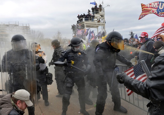 Las imágenes del asalto al Capitolio por manifestantes partidarios de Trump Las imágenes del asalto al Capitolio por manifestantes partidarios de Trump