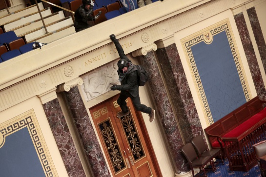 Las imágenes del asalto al Capitolio por manifestantes partidarios de Trump Las imágenes del asalto al Capitolio por manifestantes partidarios de Trump
