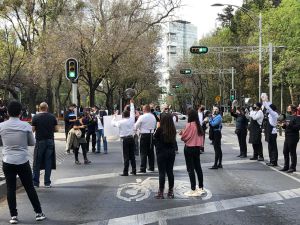 Cierres intermitentes en Reforma por 'cacerolazo' Cierres intermitentes en Reforma por 'cacerolazo'
