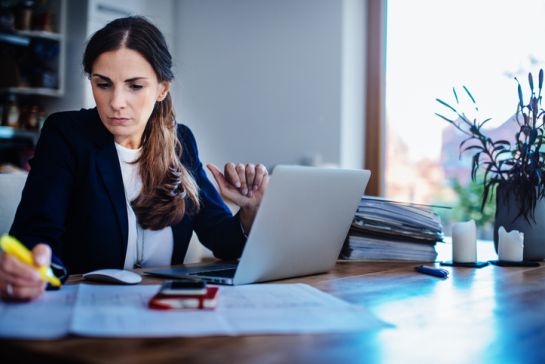 El teletrabajo es una forma de organización laboral subordinada que consiste en el desempeño de actividades remuneradas, en lugares distintos al establecimiento o establecimientos del patrón. El teletrabajo es una forma de organización laboral subordinada que consiste en el desempeño de actividades remuneradas, en lugares distintos al establecimiento o establecimientos del patrón.