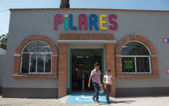 La Unesco otorgó el premio Construir Igualdad al programa PILARES en CDMX La Unesco otorgó el premio Construir Igualdad al programa PILARES en CDMX