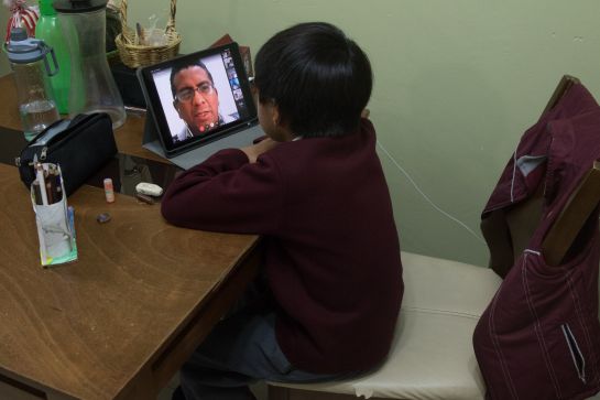 La asignación de escuela está sujeta a los lugares disponibles y La asignación de escuela está sujeta a los lugares disponibles y