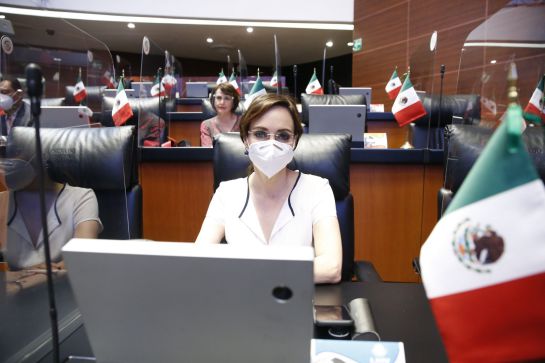 Por negar la aceptación de la vacuna Sputnik V, usuarios en redes sociales la bautizaron como #LadyAntiVacunas Por negar la aceptación de la vacuna Sputnik V, usuarios en redes sociales la bautizaron como #LadyAntiVacunas