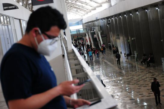 El Aeropuerto Internacional Benito Juárez de la Ciudad de México (AICM) apoyó la instalación de un laboratorio para que los pasajeros El Aeropuerto Internacional Benito Juárez de la Ciudad de México (AICM) apoyó la instalación de un laboratorio para que los pasajeros
