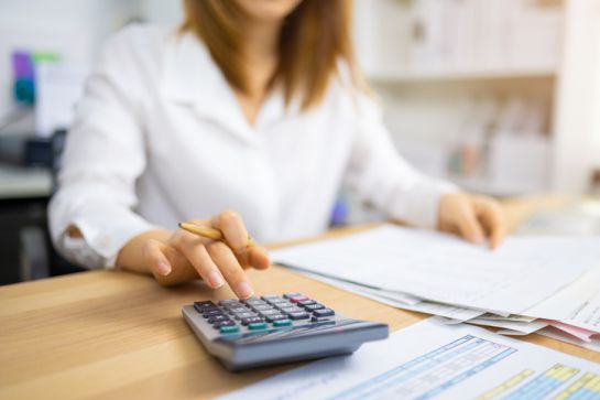 Si tu saldo a favor es igual o menor a 10,000 pesos, la Declaración Anual puede presentarse con contraseña. Si tu saldo a favor es igual o menor a 10,000 pesos, la Declaración Anual puede presentarse con contraseña.