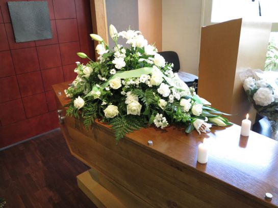 El Acta de Defunción es el documento legal necesario para tramitar inhumación, incineración, cobro de seguros y pensiones, entre otros. El Acta de Defunción es el documento legal necesario para tramitar inhumación, incineración, cobro de seguros y pensiones, entre otros.