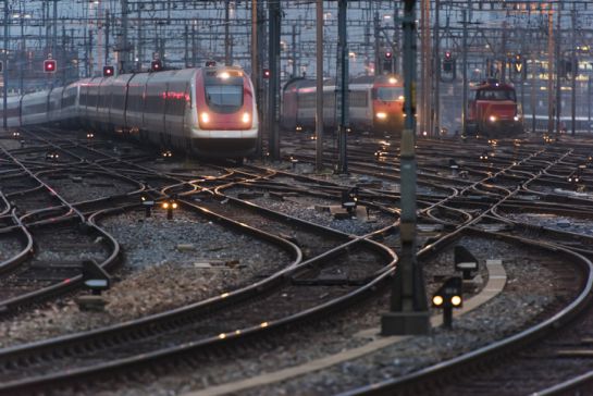 Los solicitantes deben cumplir los requisitos administrativos, de capacitación y en materia de medicina preventiva en el transporte Los solicitantes deben cumplir los requisitos administrativos, de capacitación y en materia de medicina preventiva en el transporte