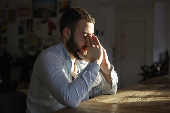 Es indispensable aprender a escuchar nuestro cuerpo y tomar acciones para reducir estas cargas de estrés Es indispensable aprender a escuchar nuestro cuerpo y tomar acciones para reducir estas cargas de estrés
