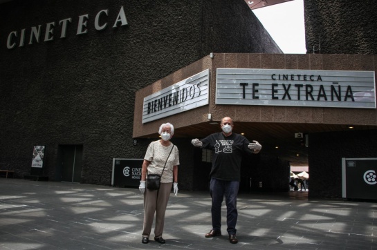 La Cineteca tomará las medidas de prevención adecuadas contra la COVID-19 para que los visitantes se sientan tranquilos y seguros La Cineteca tomará las medidas de prevención adecuadas contra la COVID-19 para que los visitantes se sientan tranquilos y seguros