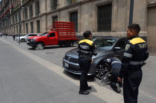 Existe un grupo específico de policías autorizados para levantar una infracción Existe un grupo específico de policías autorizados para levantar una infracción
