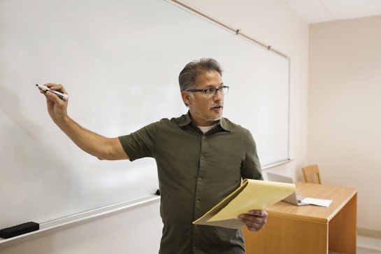 Los aspirantes tendrán que aprobar las dos etapas de evaluación Los aspirantes tendrán que aprobar las dos etapas de evaluación