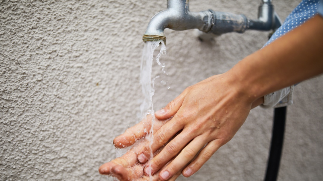 ¿Cómo puedo pedir el 50% de descuento en el pago de agua en la CDMX?
