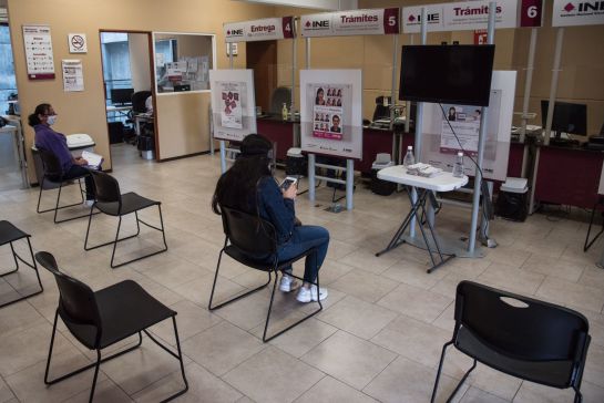 Preséntate con el comprobante que te dieron en la cita. Preséntate con el comprobante que te dieron en la cita.