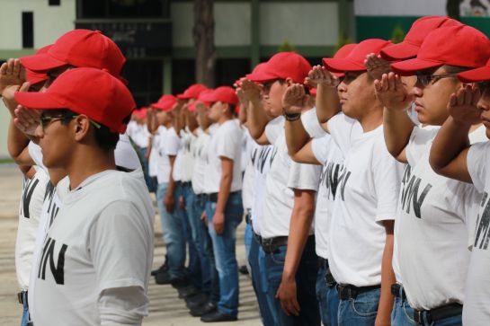 Todo varón mexicano que haya cumplido 18 años de edad debe de cumplir con este requisito. Todo varón mexicano que haya cumplido 18 años de edad debe de cumplir con este requisito.