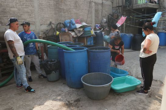 las autoridades apoyarán con el servicio de más de 293 pipas para que entreguen agua gratis. las autoridades apoyarán con el servicio de más de 293 pipas para que entreguen agua gratis.