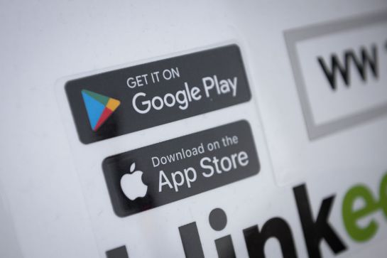 Descarga la aplicación desde la tienda de tu sistema operativo. Descarga la aplicación desde la tienda de tu sistema operativo.