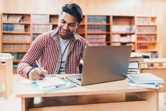 Estudiantes de nivel licenciatura podrán obtener una beca para realizar su servicio social. Estudiantes de nivel licenciatura podrán obtener una beca para realizar su servicio social.