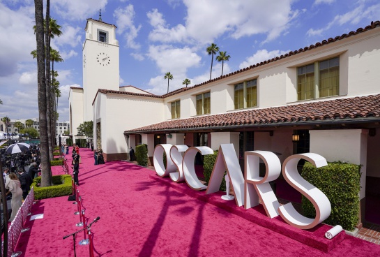 Los Premios Oscar lograron adaptarse a la nueva normalidad por la COVID-19 Los Premios Oscar lograron adaptarse a la nueva normalidad por la COVID-19