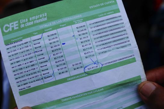 Si el cambio es por divorcio, se deberá especificar como motivo en el documento dirigido a la CFE. Si el cambio es por divorcio, se deberá especificar como motivo en el documento dirigido a la CFE.
