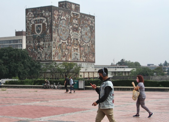Más de 950 universidades ofreciaeron al menos 16 mil 300 curso Más de 950 universidades ofreciaeron al menos 16 mil 300 curso