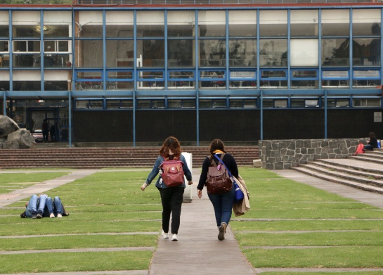 Los solicitantes deberán contar con una póliza de seguro internacional para gastos médicos mayores Los solicitantes deberán contar con una póliza de seguro internacional para gastos médicos mayores
