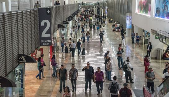 La Secretaría de Hacienda y Crédito Público es la dependencia que tiene las facultades sobre la forma y los lugares restringidos para utilizar el celular. La Secretaría de Hacienda y Crédito Público es la dependencia que tiene las facultades sobre la forma y los lugares restringidos para utilizar el celular.