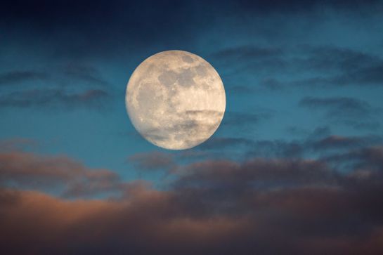 Una superluna iluminará el cielo nocturno durante la noche del jueves 24 de junio. Una superluna iluminará el cielo nocturno durante la noche del jueves 24 de junio.