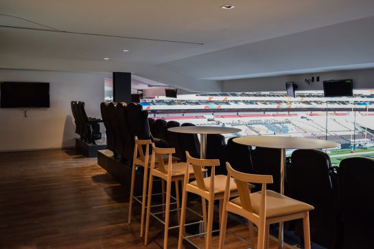 El palco que se rifará el próximo 15 de septiembre cuenta con 20 lugares, baño, cocineta y cuatro lugares de estacionamiento. El palco que se rifará el próximo 15 de septiembre cuenta con 20 lugares, baño, cocineta y cuatro lugares de estacionamiento.