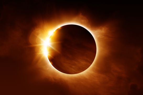 El 4 de diciembre habrá el favorito de muchos: un eclipse total del Sol con una duración de 1 minuto y 54 segundos. El 4 de diciembre habrá el favorito de muchos: un eclipse total del Sol con una duración de 1 minuto y 54 segundos.