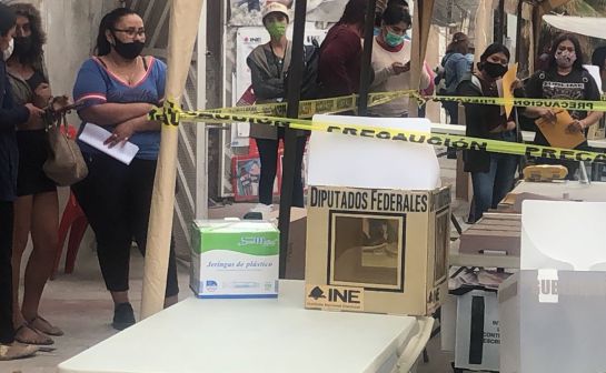 Un hombre arrojó una cabeza humana en una mesa en Tijuana. Un hombre arrojó una cabeza humana en una mesa en Tijuana.
