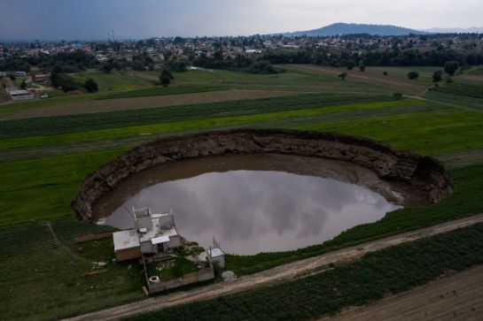 El socavón que se encuentra en Santa María Zacatepec, Puebla El socavón que se encuentra en Santa María Zacatepec, Puebla