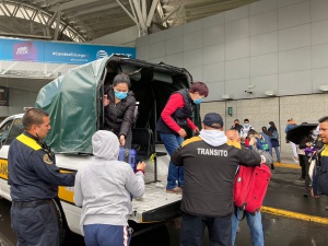Padres de niños con cáncer bloquean Aeropuerto por falta de medicamentos Padres de niños con cáncer bloquean Aeropuerto por falta de medicamentos