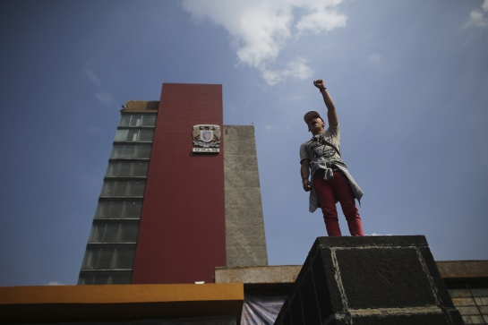 La modalidad a distancia permanecerá durante el segundo semestre del presente año, con las excepciones que los consejos técnicos así determinen La modalidad a distancia permanecerá durante el segundo semestre del presente año, con las excepciones que los consejos técnicos así determinen
