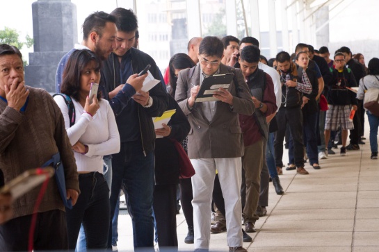 El turno para laborar es de aproximadamente cuatro horas diarias El turno para laborar es de aproximadamente cuatro horas diarias