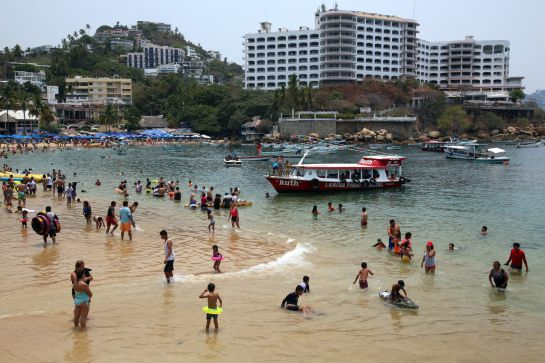 Las autoridades examinaron más de mil 300 muestras de agua de 199 playas de los 17 estados costeros. Las autoridades examinaron más de mil 300 muestras de agua de 199 playas de los 17 estados costeros.