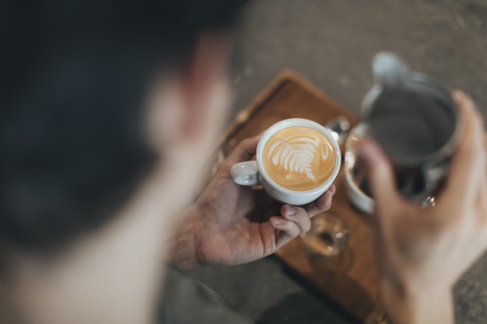 Hay empleos también de barista, costurero, promotor de optica, vendedor de piso entre otros Hay empleos también de barista, costurero, promotor de optica, vendedor de piso entre otros