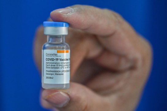 La vacuna contiene virus inactivados y gracias a que sus requisitos de almacenamiento son muy sencillos, su manejo es muy fácil La vacuna contiene virus inactivados y gracias a que sus requisitos de almacenamiento son muy sencillos, su manejo es muy fácil