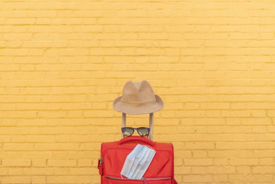 Todos los trabajadores que tengan como mínimo un año laborando dentro de una empresa podrán disfrutar de un periodo anual de vacaciones. Todos los trabajadores que tengan como mínimo un año laborando dentro de una empresa podrán disfrutar de un periodo anual de vacaciones.
