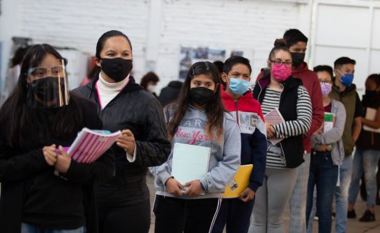 Los estudiantes que entran a la secundaria en este regreso a clases ya pueden conocer cuál fue la escuela que se les asignó. Los estudiantes que entran a la secundaria en este regreso a clases ya pueden conocer cuál fue la escuela que se les asignó.