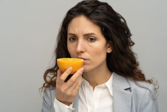 Los aromas excesivamente intensos pueden provocar irritación. Los aromas excesivamente intensos pueden provocar irritación.