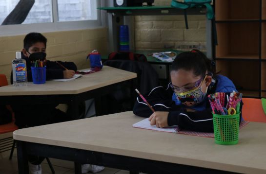Los estudiantes de nivel básico que estén en escuelas públicas de la Ciudad de México ya pueden inscribirse al programa “Mi Beca para Empezar”. Los estudiantes de nivel básico que estén en escuelas públicas de la Ciudad de México ya pueden inscribirse al programa “Mi Beca para Empezar”.