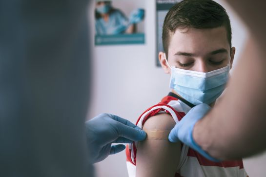 Los niños, niñas y adolescentes entre 12 y 17 años comenzaron a ser inoculados desde mayo del 2021 con el biológico de Pfizer BioNTech. Los niños, niñas y adolescentes entre 12 y 17 años comenzaron a ser inoculados desde mayo del 2021 con el biológico de Pfizer BioNTech.
