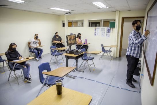 Ya puedes registrarte para obtener el apoyo de 8 mil pesos perteneciente a la Beca Familias Fuertes por la Educación. Ya puedes registrarte para obtener el apoyo de 8 mil pesos perteneciente a la Beca Familias Fuertes por la Educación.