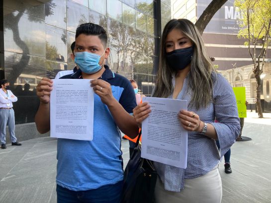 Padres de niños con cáncer denuncian al secretario de Salud ante FGR Padres de niños con cáncer denuncian al secretario de Salud ante FGR