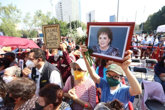 CARMEN SALINAS: Dan último adiós a Carmen Salinas CARMEN SALINAS: Dan último adiós a Carmen Salinas