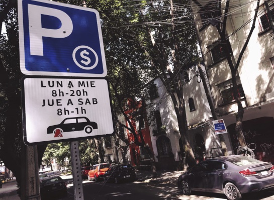 Solo será válido para aquellos residentes que habiten en zonas de parquímetros y que no cuenten con cochera Solo será válido para aquellos residentes que habiten en zonas de parquímetros y que no cuenten con cochera